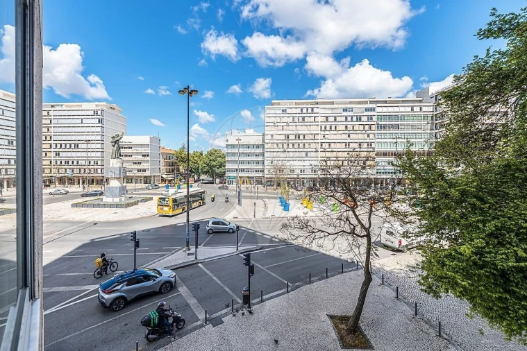 Apartamento T4 para Venda em Alvalade Foto 12