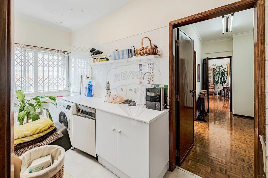 Apartamento T4 para Venda em Alvalade Foto 9