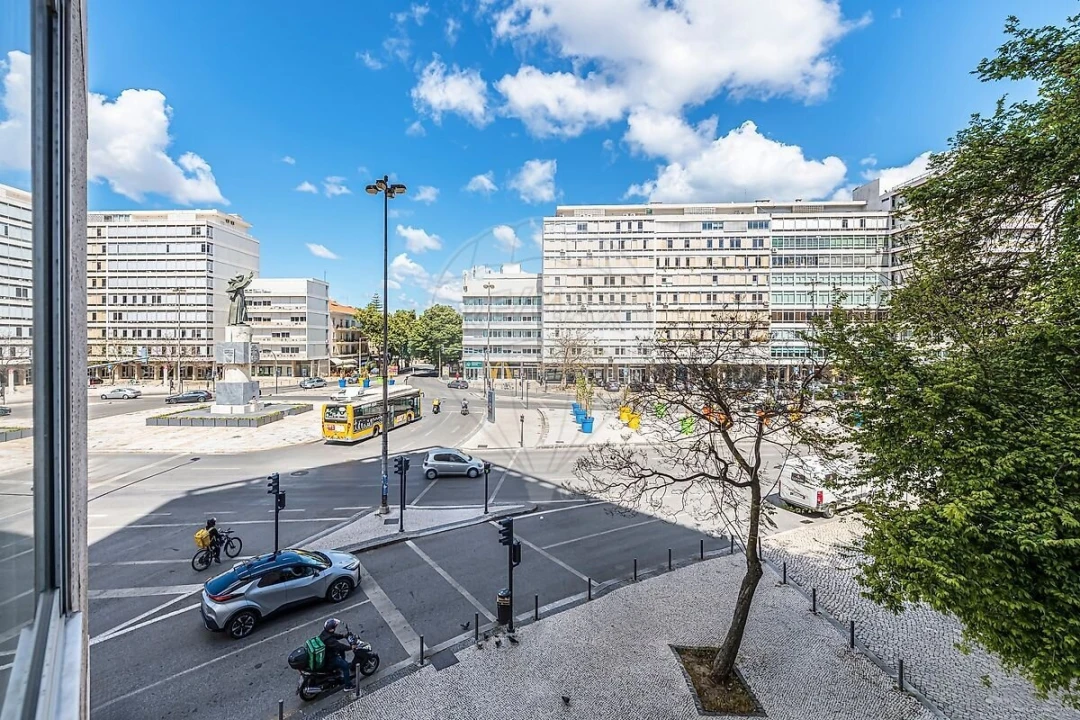 Apartamento T4 para Venda em Alvalade Foto 12