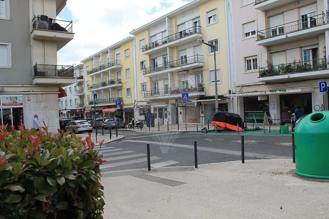 Loja para Arrendamento em Alvalade Foto 16