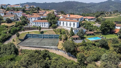 Quinta T8 para Venda em Lomba