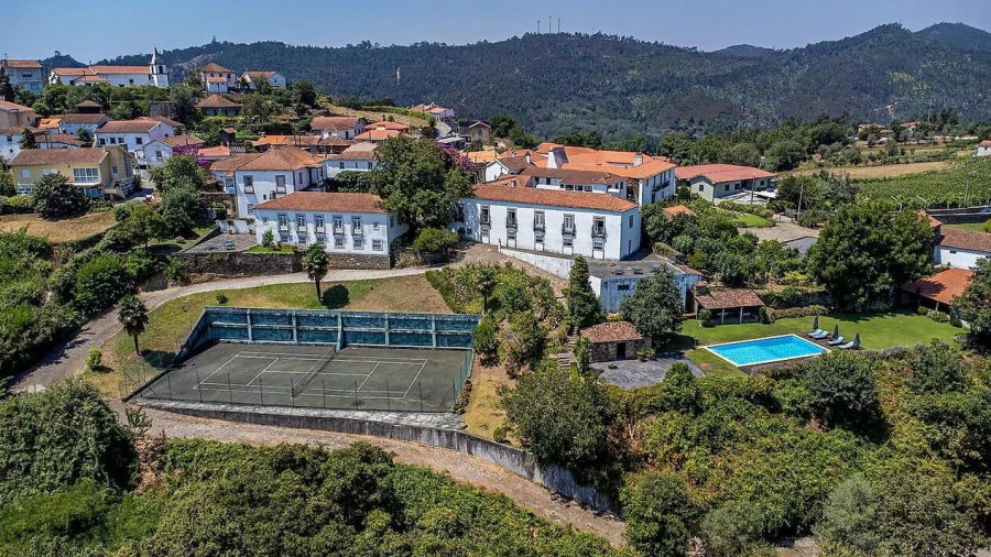 Quinta T8 para Venda em Lomba