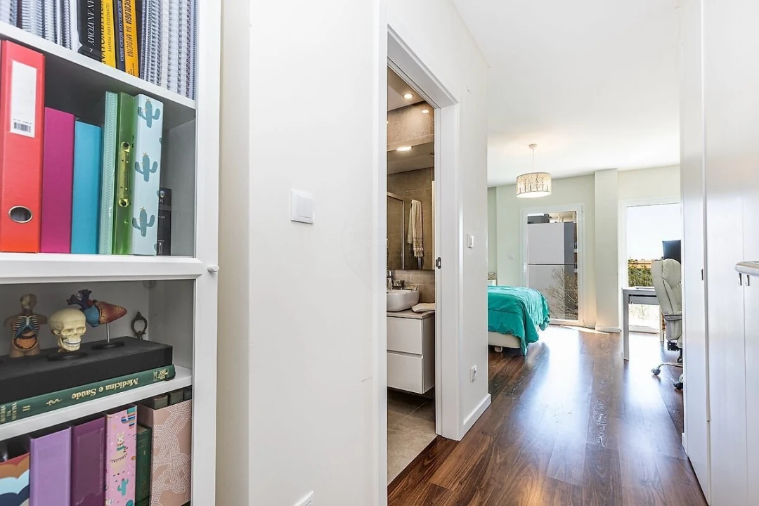 Apartamento T4 para Venda em Carcavelos e Parede Foto 20