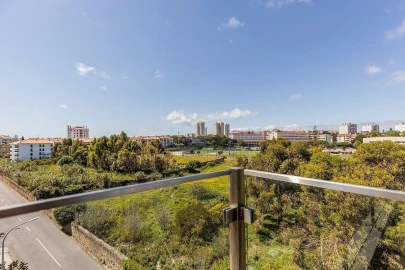 Apartamento T4 para Venda em Carcavelos e Parede