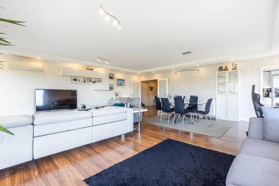 Apartamento T4 para Venda em Carcavelos e Parede
