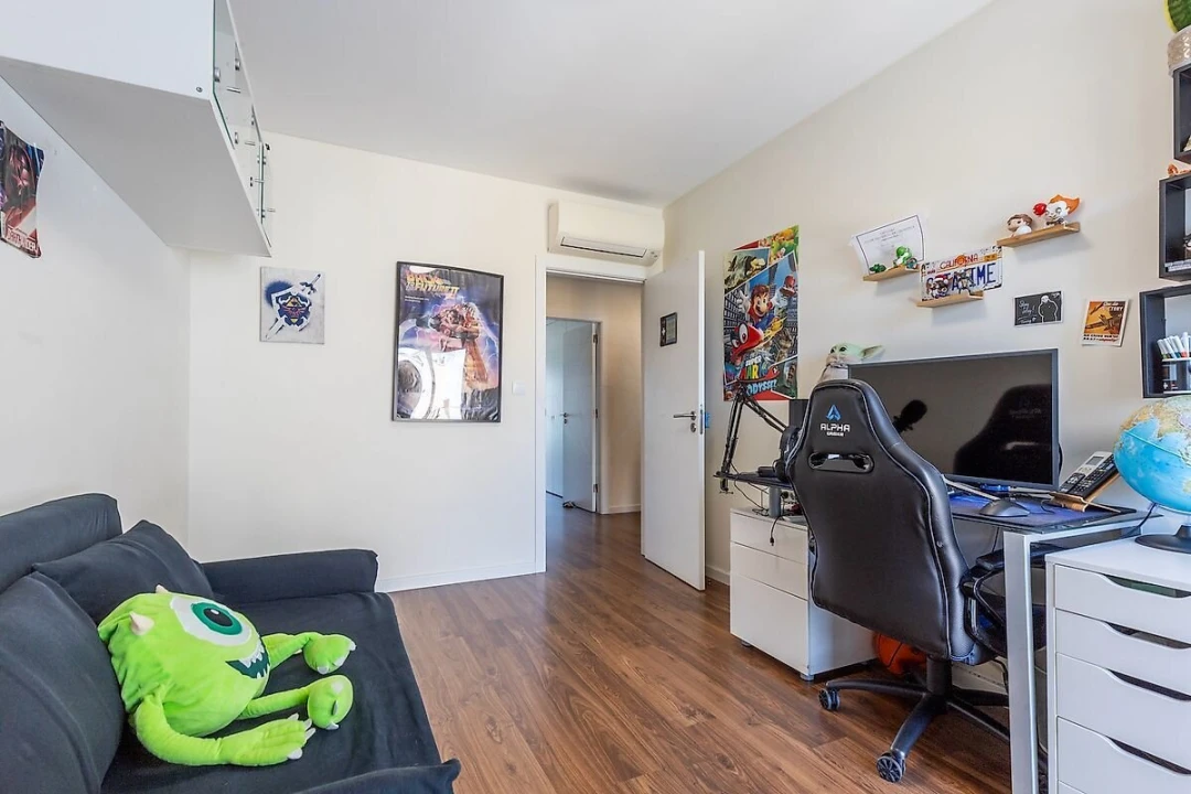 Apartamento T4 para Venda em Carcavelos e Parede Foto 25