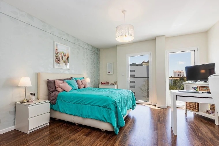 Apartamento T4 para Venda em Carcavelos e Parede Foto 21