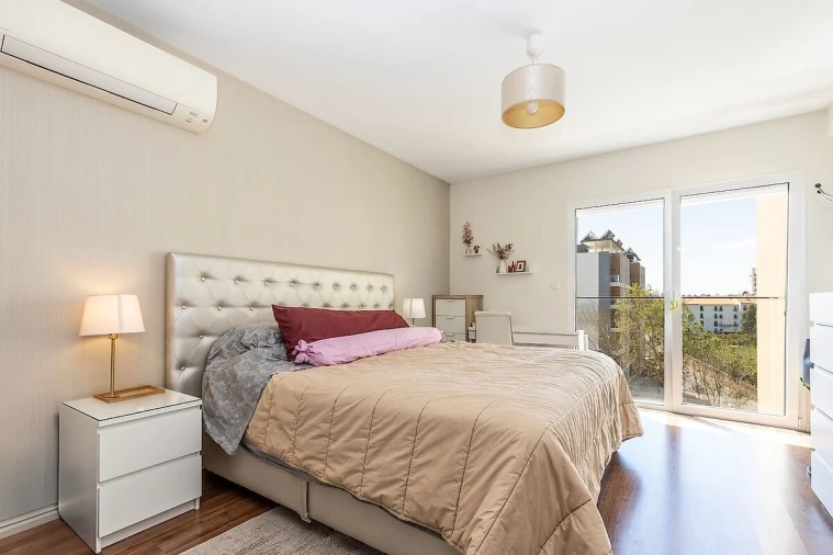 Apartamento T4 para Venda em Carcavelos e Parede Foto 16