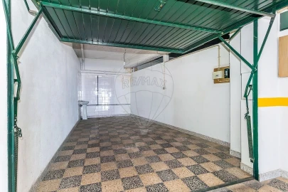 Garagem para Venda em Sesimbra (Santiago)