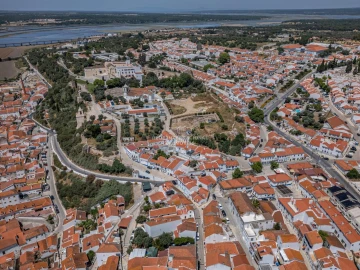 Terreno para Venda em Santa Maria do Castelo e Santiago e Santa Susana