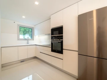 Moradia T4 para Venda em Aldoar, Foz do Douro e Nevogilde