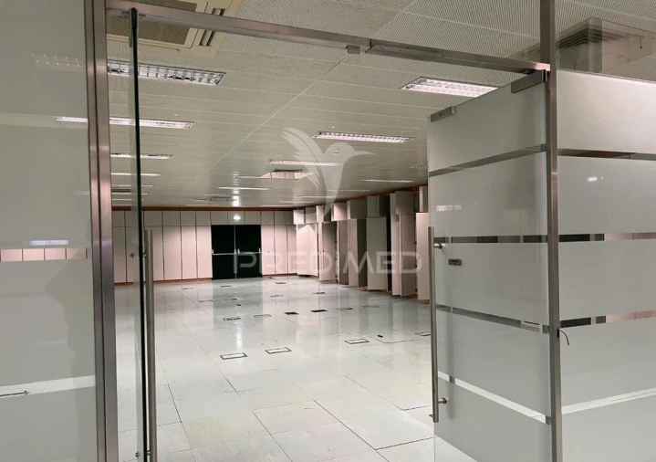 Armazém para Venda em Carnaxide e Queijas Foto 7