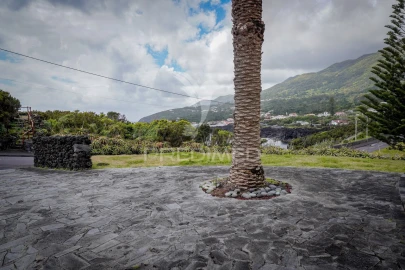 Moradia T3 para Venda em Urzelina (São Mateus)
