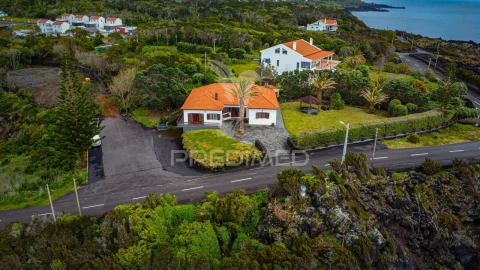 Moradia T3 para Venda em Urzelina (São Mateus)