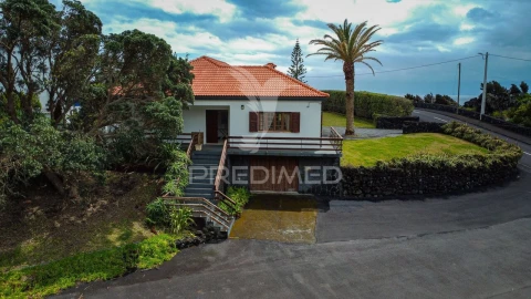 Moradia T3 para Venda em Urzelina (São Mateus)