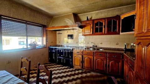 Moradia T3 para Venda em Negreiros e Chavão