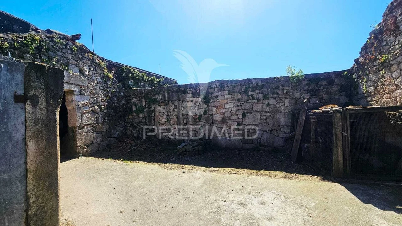 Moradia T3 para Venda em Negreiros e Chavão Foto 8