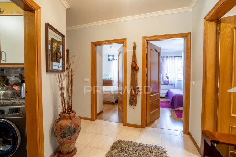 Apartamento T2 para Venda em Caniço Foto 3