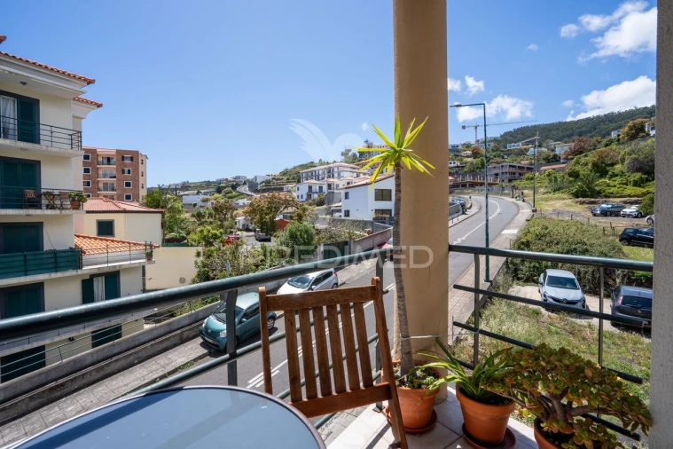 Apartamento T2 para Venda em Caniço Foto 2