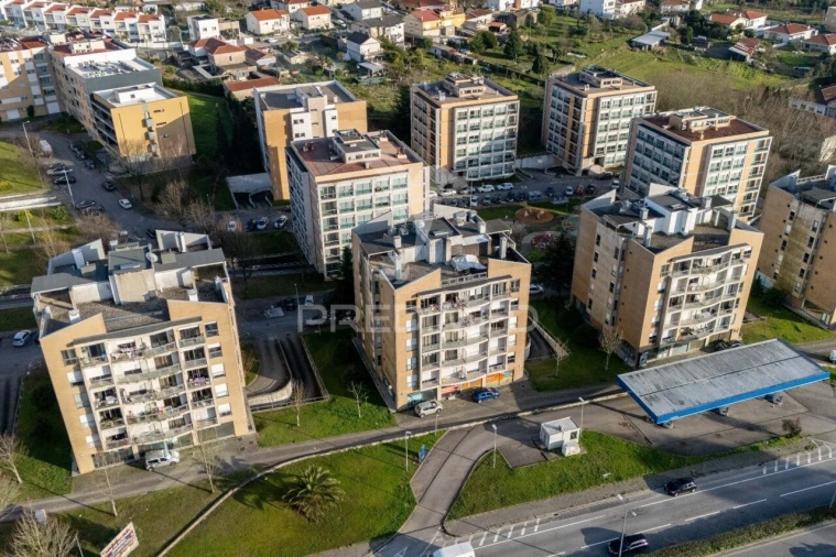 Apartamento T3 para Venda em Nogueira, Fraião e Lamaçães Foto 4