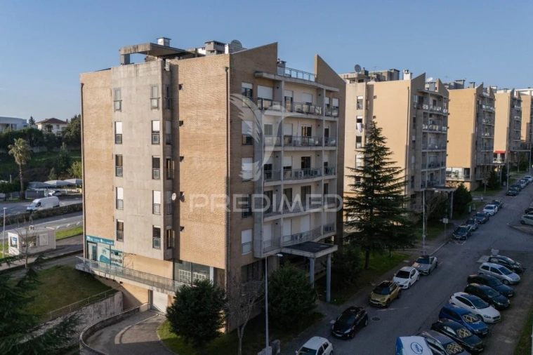 Apartamento T3 para Venda em Nogueira, Fraião e Lamaçães Foto 2