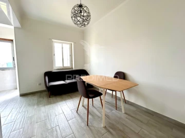 Apartamento T3 para Venda em Laranjeiro e Feijó