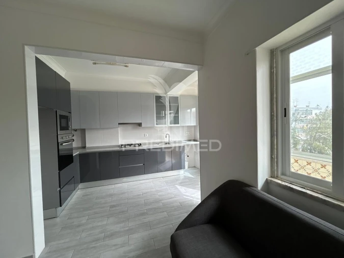 Apartamento T3 para Venda em Laranjeiro e Feijó Foto 4