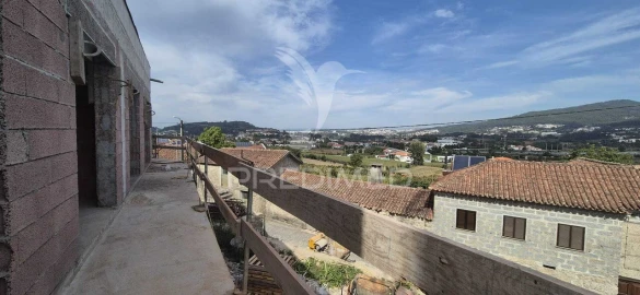 Moradia T2 para Venda em Lamas