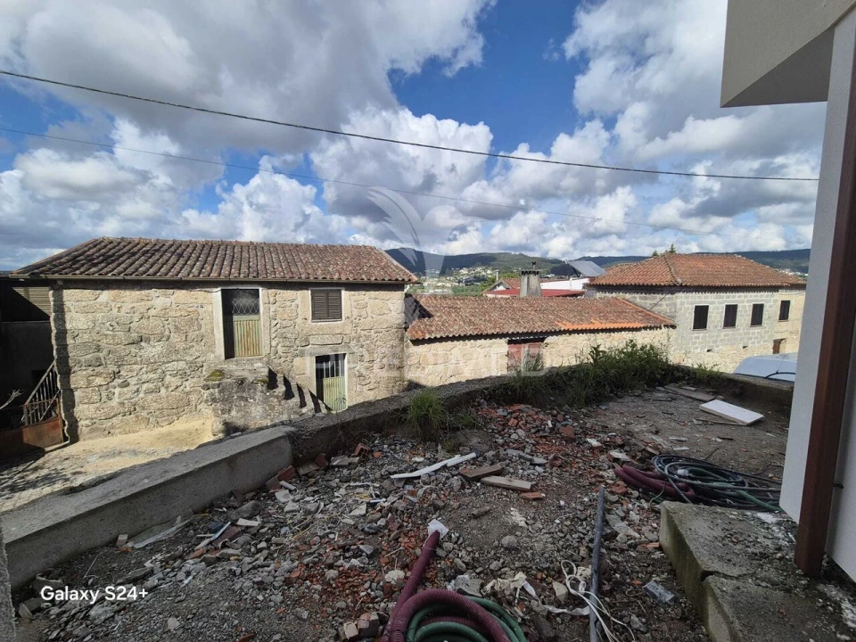 Moradia T2 para Venda em Lamas Foto 30