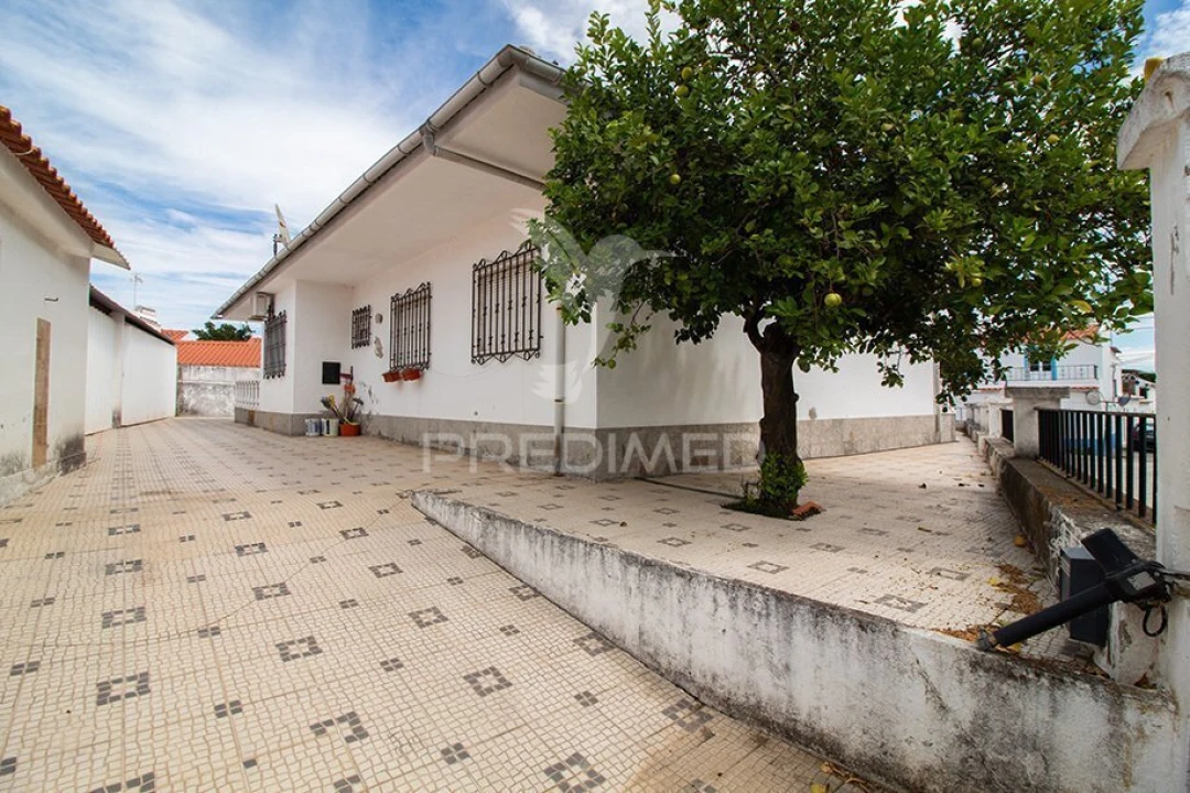 Moradia T4 para Venda em Arraiolos Foto 1