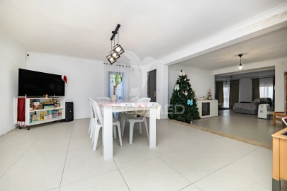 Moradia T3 para Venda em Azias