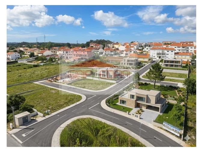 Moradia T4 para Venda em Caldas da Rainha - Santo Onofre e Serra do Bouro Foto 11