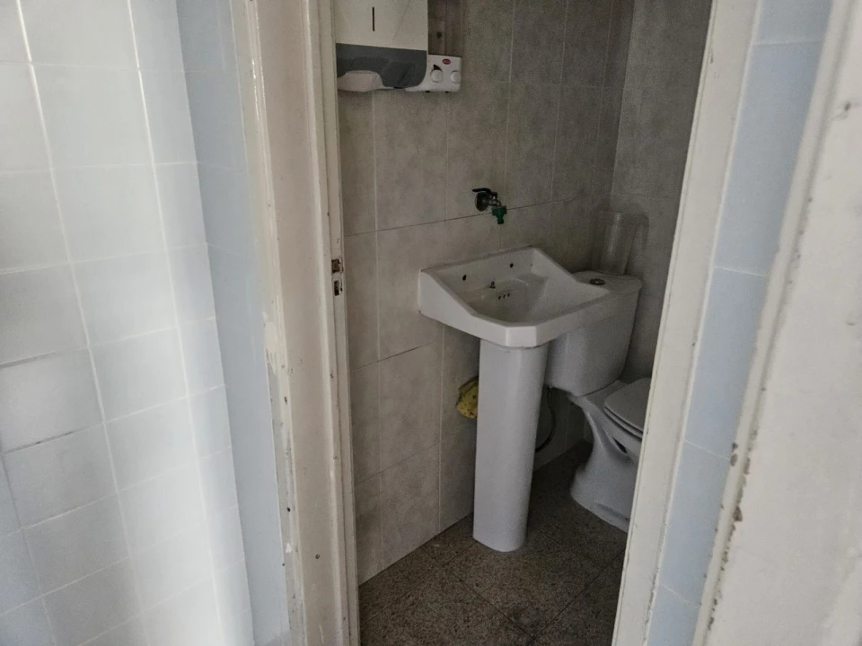 Loja para Arrendamento em Queluz e Belas Foto 5
