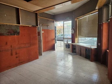 Loja para Arrendamento em Queluz e Belas