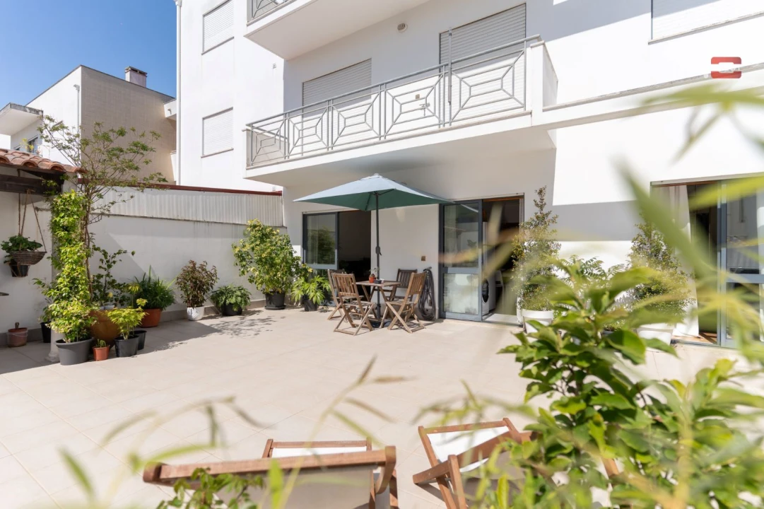 Apartamento T1 para Venda em Nazare Foto 16