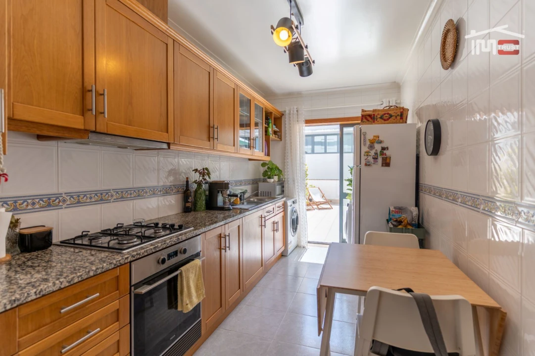 Apartamento T1 para Venda em Nazare Foto 1