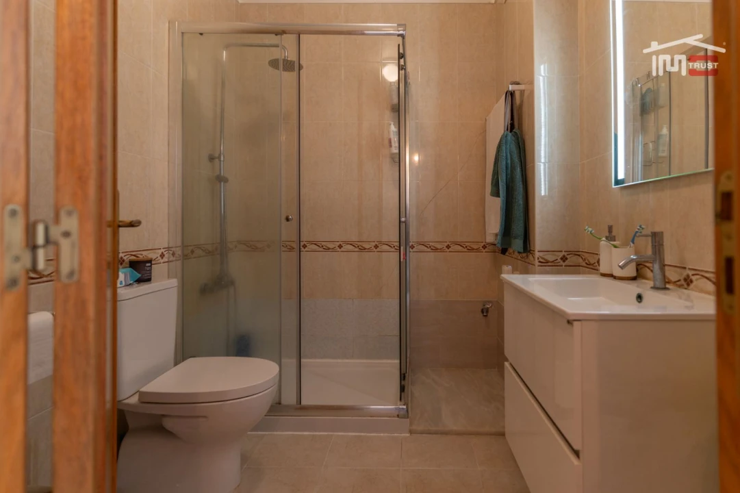 Apartamento T1 para Venda em Nazare Foto 11