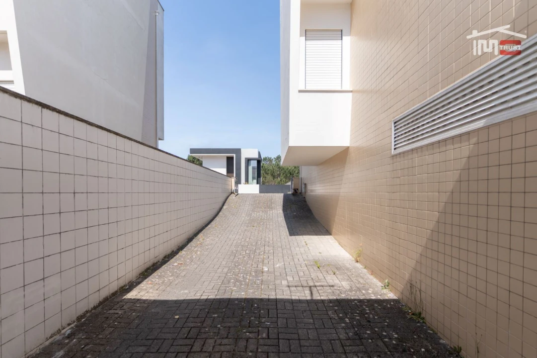 Apartamento T1 para Venda em Nazare Foto 19