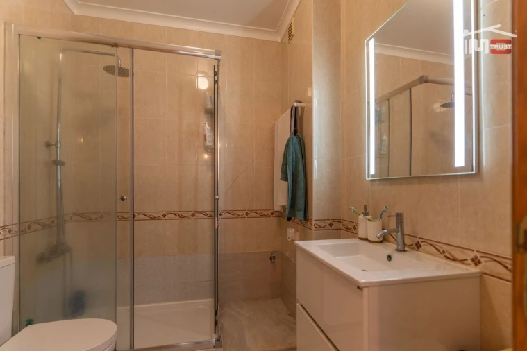 Apartamento T1 para Venda em Nazare Foto 12