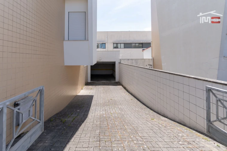 Apartamento T1 para Venda em Nazare Foto 20