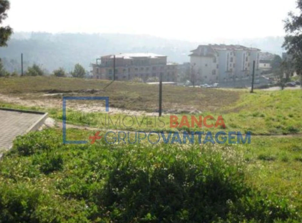Terreno P/ Prédio para Venda em Santa Comba Dão e Couto do Mosteiro Foto 1