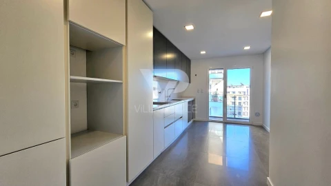 Apartamento T3 para Arrendamento em Carcavelos e Parede