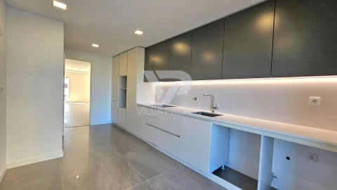 Apartamento T3 para Arrendamento em Carcavelos e Parede