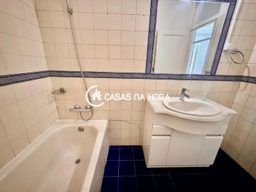 Quarto para Arrendamento em Avenidas Novas