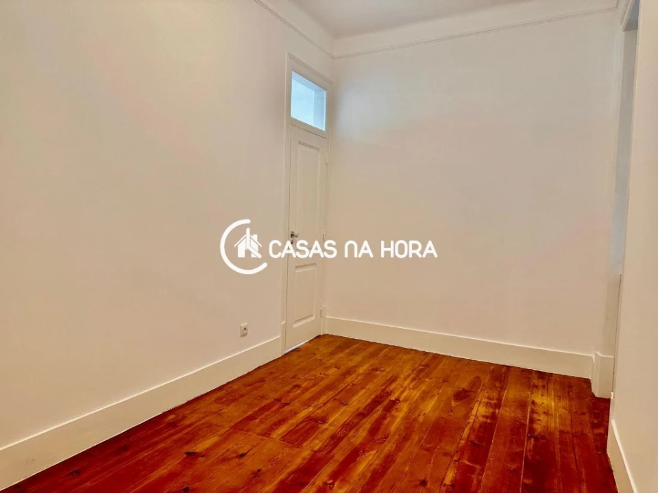 Quarto para Arrendamento em Avenidas Novas Foto 1