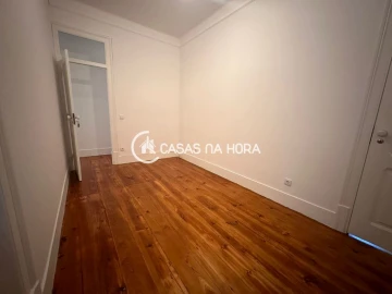 Quarto para Arrendamento em Avenidas Novas