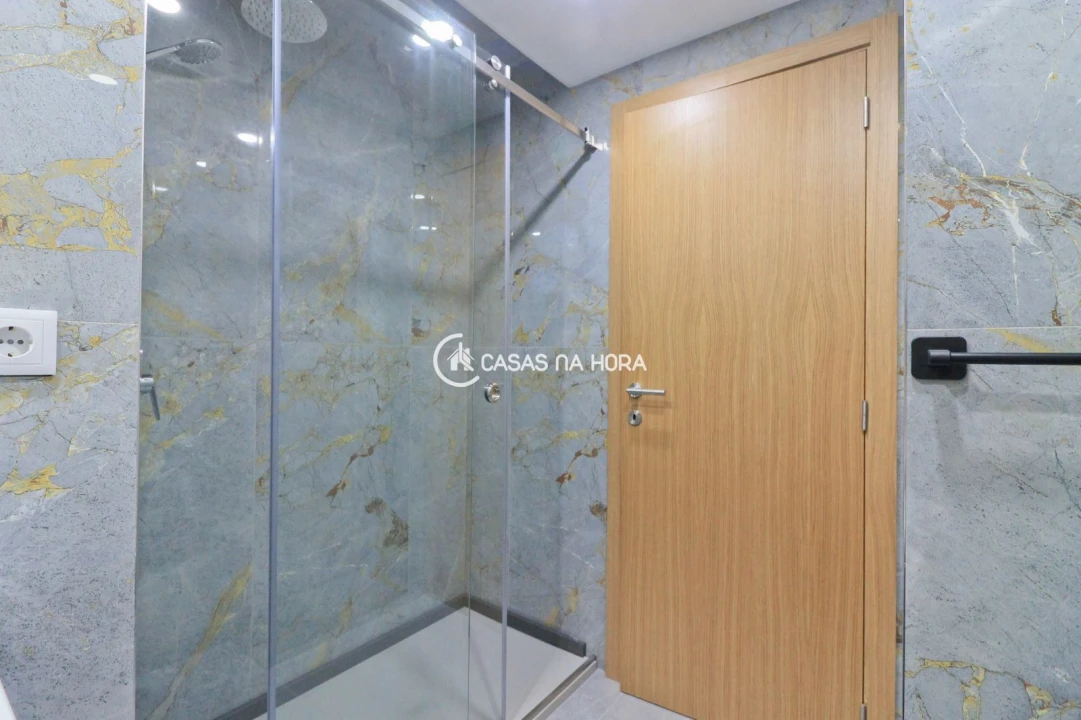 Apartamento T0 para Venda em Mafamude e Vilar do Paraíso Foto 15