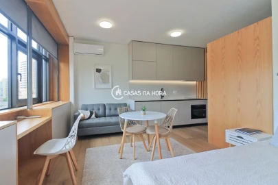 Apartamento T0 para Venda em Mafamude e Vilar do Paraíso