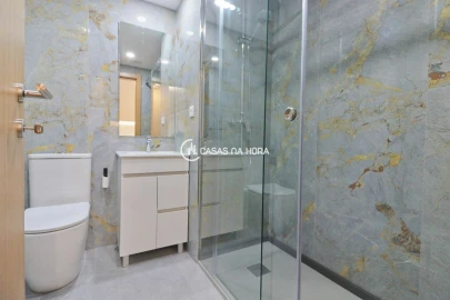 Apartamento T0 para Venda em Mafamude e Vilar do Paraíso