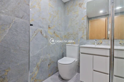 Apartamento T0 para Venda em Mafamude e Vilar do Paraíso
